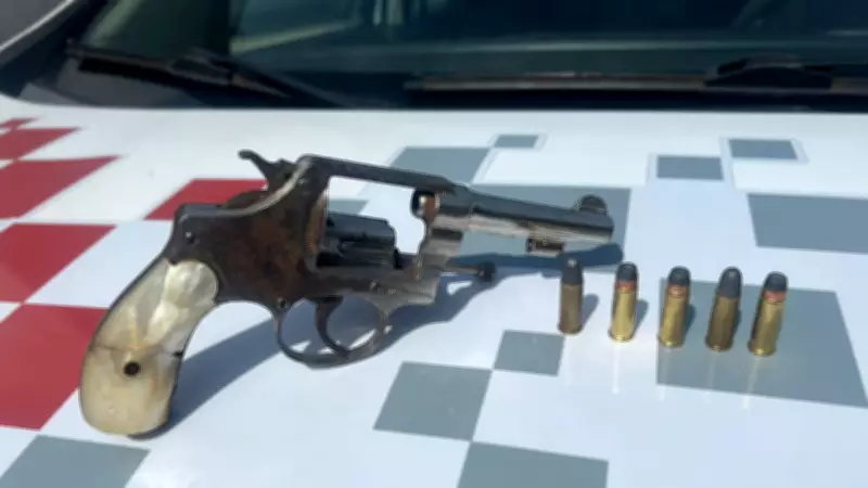 Homem é preso após disparar arma e ameaçar pessoa em Andradina, SP