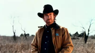 Amigos de Chuck Norris questionam se rotina intensa de exercícios influenciou sua morte aos 86 anos