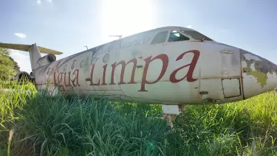 Avião soviético Yak-40 abandonado em Ribeirão Preto há 20 anos gera impasse judicial