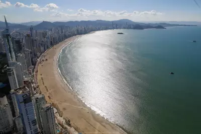 Balneário Camboriú decreta interdição de bares por perturbação de sossego