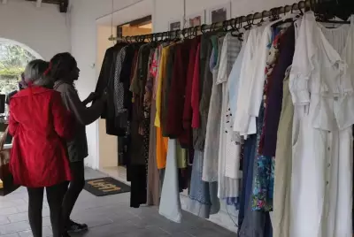 Bazar de troca de roupas gratuito em Petrópolis na Semana Fashion Revolution