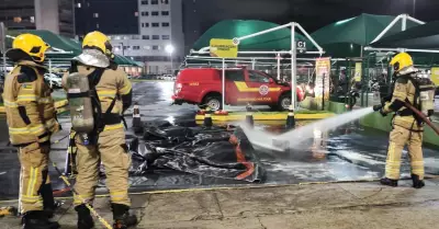 Bombeiros controlam incêndio em moto elétrica em shopping de Aracaju