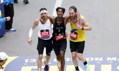 Brasileiro emociona ao ajudar corredor exausto na Maratona de Boston
