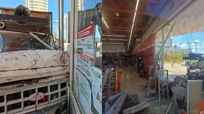 Caminhão desgovernado invade loja de autopeças em Jaú após colidir com três veículos