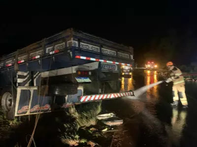 Capotamento de caminhão com melancias deixa três feridos na SE-339