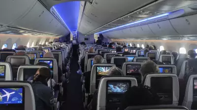 Check-in Chicken: Passageiros Encontram Estratégia para Evitar Taxas de Assento em Voos