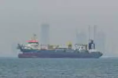 Coalizão de 40 países pressiona por reabertura do Estreito de Ormuz para escoar fertilizantes