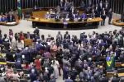 Disputa por vaga no TCU se intensifica com possível confronto entre petistas e bolsonaristas