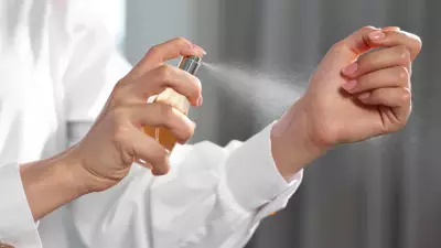 Especialistas revelam como aplicar perfume corretamente para durar mais