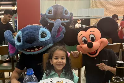 Fã de Stitch tem aniversário transformado por surpresa em pizzaria em SP