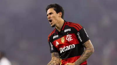 Flamengo goleia Atlético-MG por 4 a 0 em noite de golaço de Plata