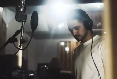 Gabriel Leone é entrevistado no G1 Ouviu ao vivo; veja destaques