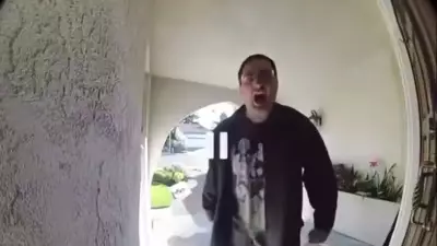 Homem invade casa nos EUA gritando por filha do morador e é preso após confusão