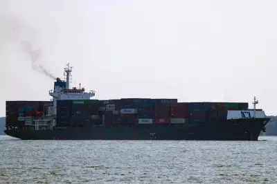 Irã ataca navios no Estreito de Ormuz e apreende dois porta-contêineres em represália