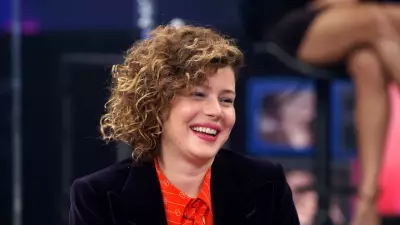 Leandra Leal revela ciúmes da filha por cenas de beijo e fala sobre educação antirracista