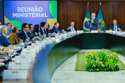 Lula inicia campanha extraoficial e anuncia trocas ministeriais em reunião de 2026