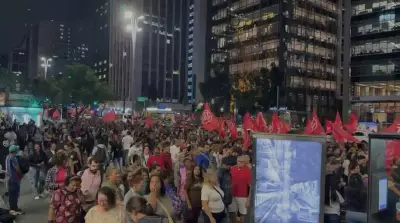 Manifestantes bloqueiam Avenida Paulista em protesto contra escala 6x1