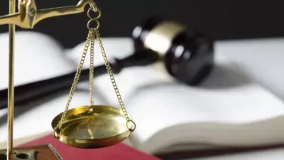 Mães são julgadas no Canadá por abusos extremos que levaram à morte de filho adotivo de 12 anos