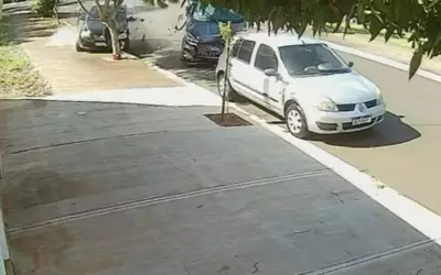 Motorista distraído com celular causa acidente e destrói quatro carros em Ribeirão Preto