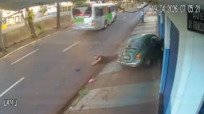 Motorista é ejetado de Fusca após colisão com ônibus em Ribeirão Preto; veículo perdeu freios