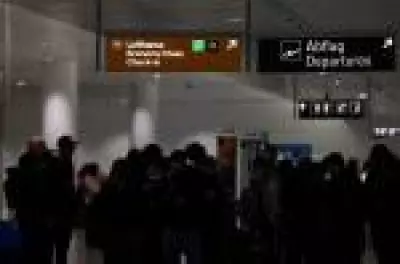 Novo sistema de fronteiras da UE causa filas e atrasos em aeroportos europeus