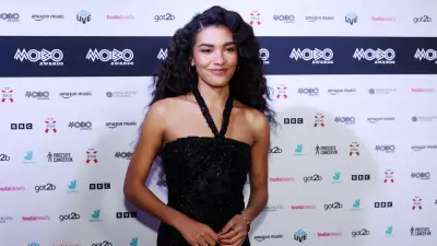 Olivia Dean: da Brit School ao Grammy, a ascensão da 'nova Adele' do neo soul