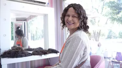 Pacientes com câncer recuperam autoestima com doação de perucas em Rio Preto