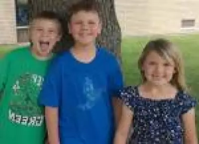 Pai é acusado de abandonar três filhos à morte em incêndio nos EUA