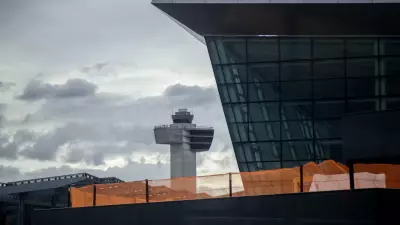 Passageira entra em trabalho de parto em voo da Caribbean Airlines e dá à luz antes de pousar em Nova York