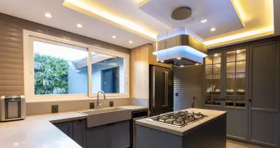 Persianas integradas: solução arquitetônica para controle de luz natural sem comprometer o design