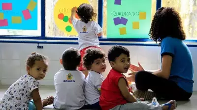 Pré-escola obrigatória ainda não universalizada no Brasil, aponta estudo