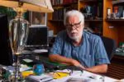 Rio de Janeiro homenageia Manoel Carlos com rua no Leblon, cenário de suas novelas