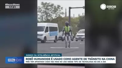 Robô humanoide atua como agente de trânsito em testes na China
