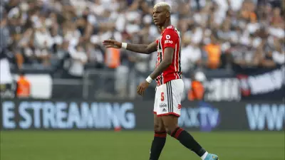 Robert Arboleda retorna ao Brasil para negociar rescisão com São Paulo