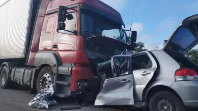 Seis pessoas morrem em grave acidente entre carro e carreta na BR-251 em Salinas
