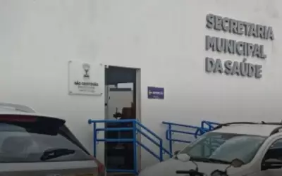 Teto da Secretaria de Saúde de São Cristóvão desaba após fortes chuvas; ninguém se feriu