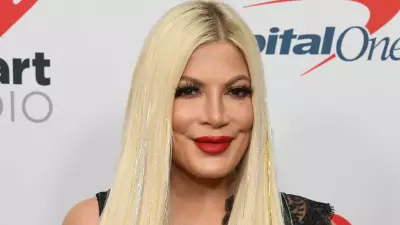 Tori Spelling e filhos sofrem acidente de carro na Califórnia; todos com ferimentos leves