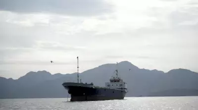 Trump Anuncia Retomada de Negociações com Irã Enquanto EUA Bloqueiam Portos Iranianos