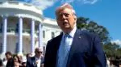 Trump ataca Papa Leão XIV em rede social, chamando-o de 'fraco' e criticando política externa