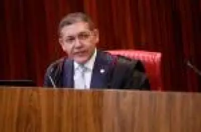 TSE deve eleger Nunes Marques presidente nesta semana, com André Mendonça como vice