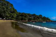 14 praias do litoral de SP estão impróprias para banho, aponta Cetesb