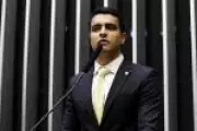 Aécio Neves concede superpoderes a JHC no PSDB após saída do partido de Bolsonaro