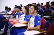 Acre reduz abandono escolar em mais de 40% com auxílio financeiro a estudantes