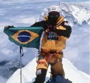 Alpinista Mozart Catão recebe Mosquetão de Ouro 28 anos após morte