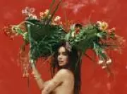 Anitta retorna à TV após drama familiar na França e apresenta novo álbum