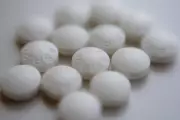 Aspirina revela potencial inesperado na prevenção do câncer colorretal, apontam estudos