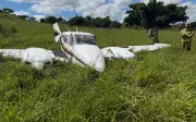 Avião com dois ocupantes cai em área rural de Trindade; idoso de 70 anos é levado ao hospital
