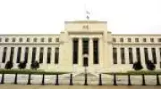 Banco Central dos EUA não descarta subir juros devido à guerra no Oriente Médio