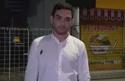 Barata surpreende repórter da Globo em Recife momentos antes de entrada ao vivo