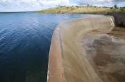 Barragem de Santa Maria transborda e garante abastecimento no DF